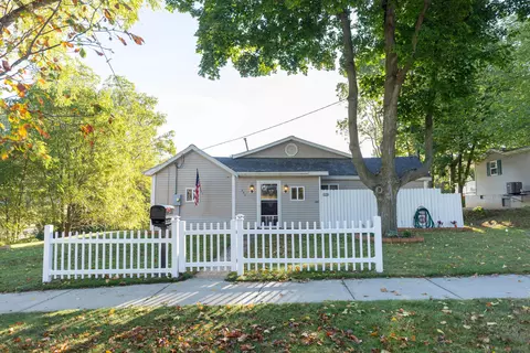330 Johnson St, Ionia, MI 48846