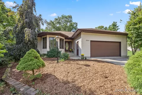 2315 Montclair Ave NW, Grand Rapids, MI 49544