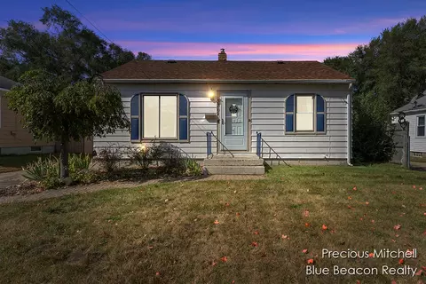 3261 Birchwood Ave SW, Wyoming, MI 49548
