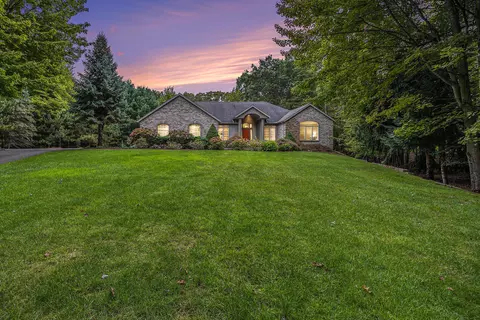 6440 144th Ave, Holland, MI 49423