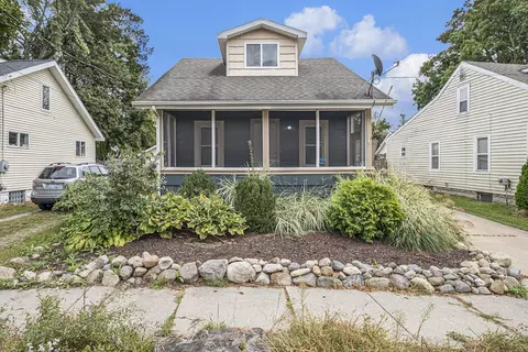 838 Cawood St, Lansing, MI 48915