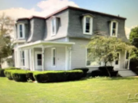 422 Grove St, Hudson, MI 49247