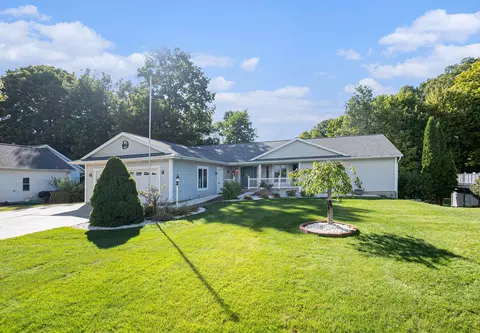 927 Valley, Fremont, MI 49412