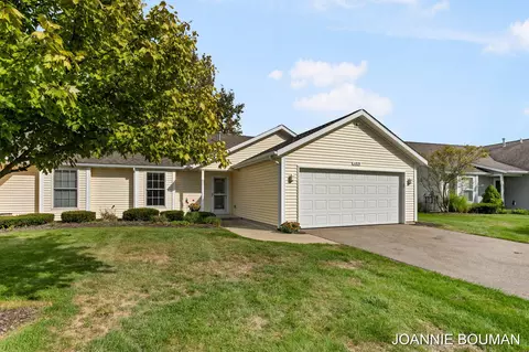 11829 Willow Wood N, Holland, MI 49424