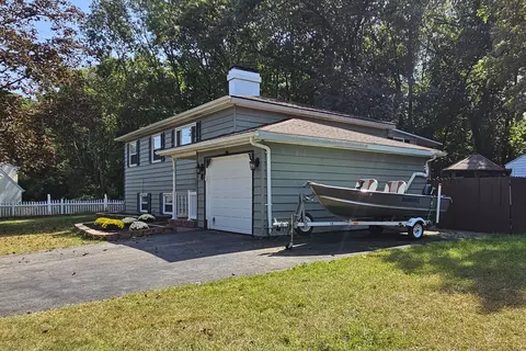 68 Hickory Nut Ln, Springfield, MI 49037 photo 26