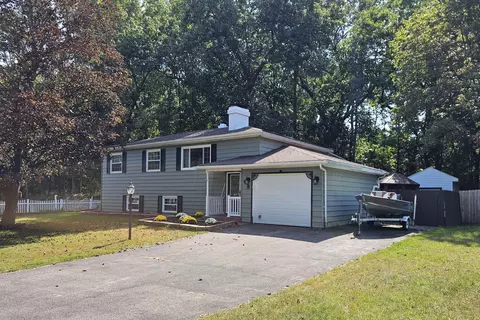 68 Hickory Nut Ln, Springfield, MI 49037 photo 23