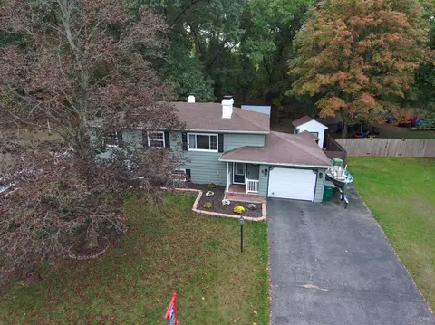 68 Hickory Nut Ln, Springfield, MI 49037 photo 27
