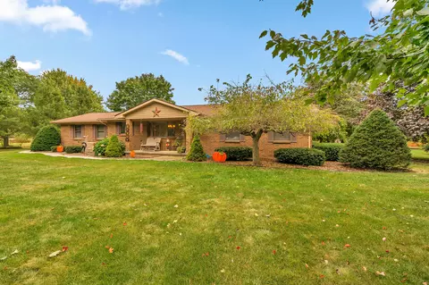 15635 Almont Rd, Allenton, MI 48002