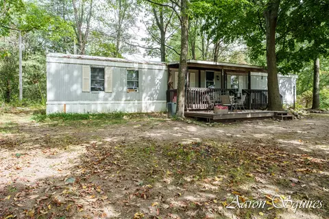 8155 Centerline Rd, Saranac, MI 48881