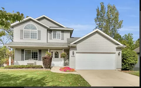 3223 Nature View Dr SE, Kentwood, MI 49512