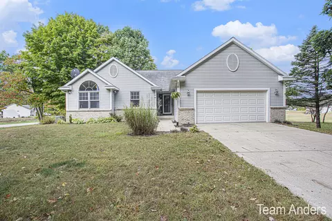 13841 90th Ave, Coopersville, MI 49404