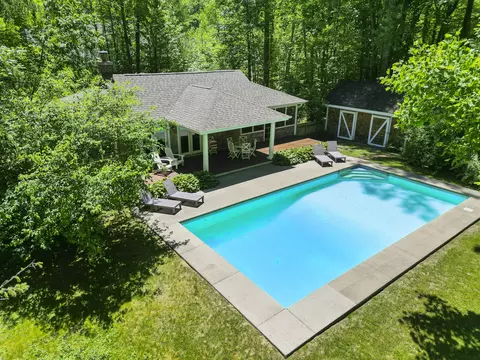 13604 Pine Dr, Harbert, MI 49115
