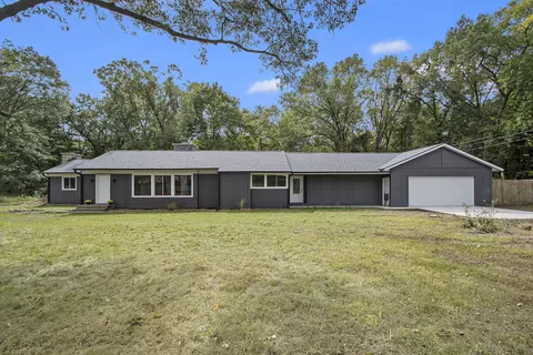 1017 W Kilgore Rd, Portage, MI 49024