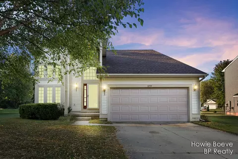 2151 Banyon Trl, East Lansing, MI 48823