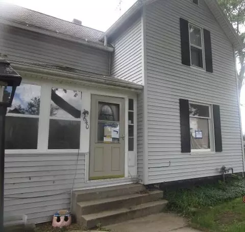640 N 7th St, Niles, MI 49120