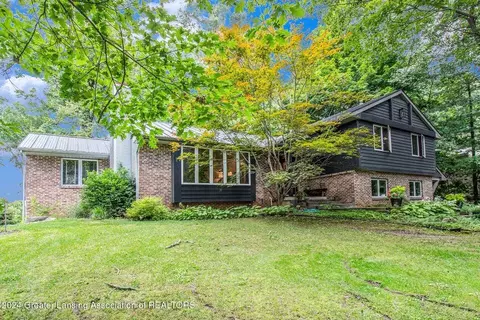 6330 Pleasant River Dr, Dimondale, MI 48821