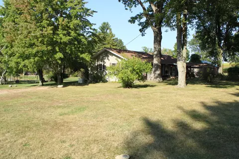 2979 E 8th St, White Cloud, MI 49349 photo 4
