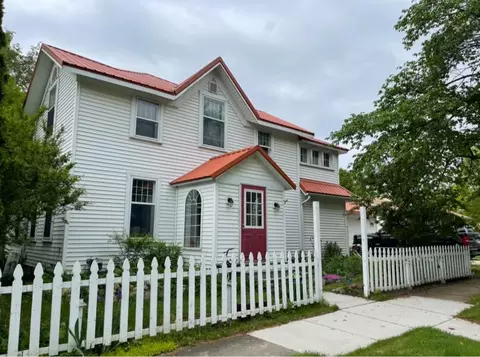 118 E High St, Hastings, MI 49058
