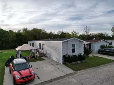 10455 Morning Starway Dr SE, Rockford, MI 49341