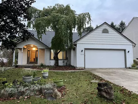 1275 Colony Dr #211, Saline, MI 48176