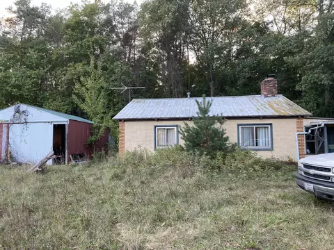 12101 Rich Ave, Grant, MI 49327