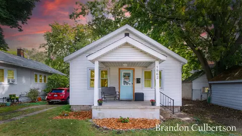 1962 Martindale Ave SW, Wyoming, MI 49509