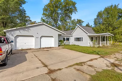 847 N Hemlock St, Evart, MI 49631