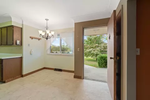 2001 Henry Rd, Jackson, MI 49201 photo 9