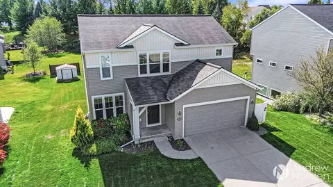 3052 Gilmore Ln, Jenison, MI 49428