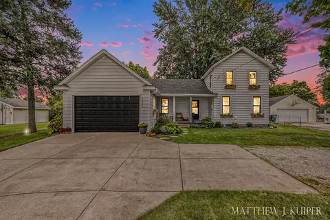 5452 32nd Ave, Hudsonville, MI 49426