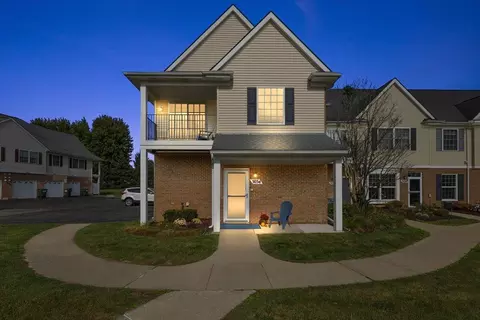 3034 Kneeland Cir, Howell, MI 48843