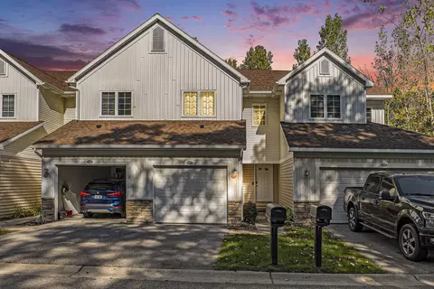 1412 View Point Dr #22, Greenville, MI 48838