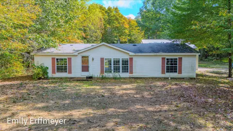 2899 65th St, Fennville, MI 49408