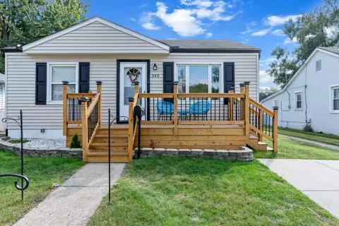 345 W Brockton Ave, Madison Heights, MI 48071