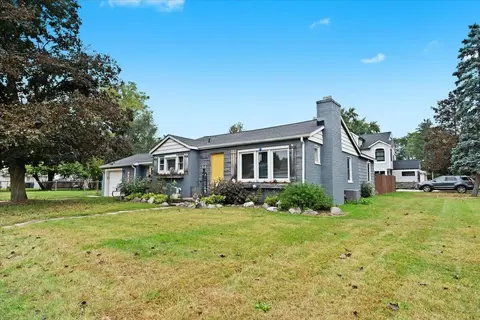 40826 Gilbert St, Plymouth, MI 48170