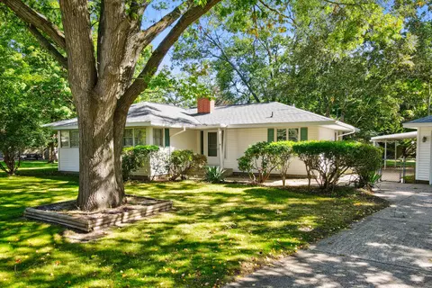 3556 E Manitou Cir, Norton Shores, MI 49441