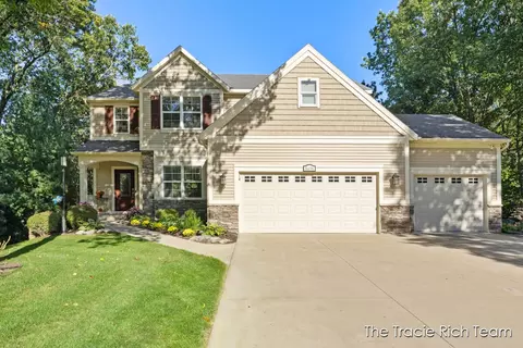 8696 Camelot Dr NE, Rockford, MI 49341