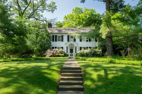 905 Edgemoor Ave, Kalamazoo, MI 49008