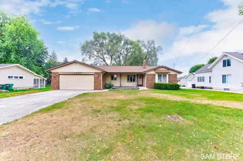 1227 Port Sheldon St, Jenison, MI 49428