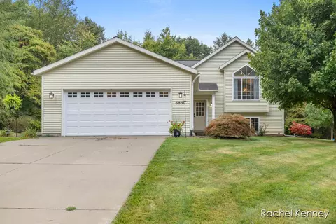 6850 Whispering Forest Dr NE, Cedar Springs, MI 49319