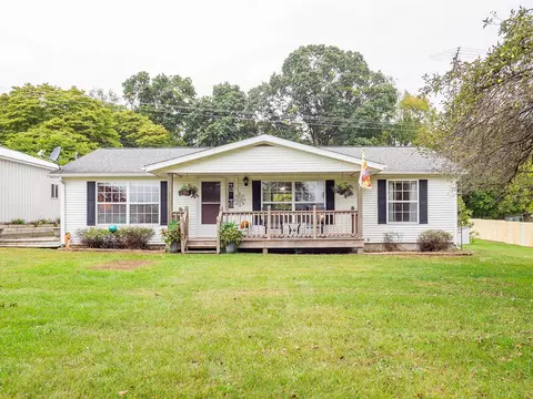 25698 18th Ave, Gobles, MI 49055