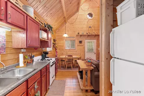 3661 E Gustafson Trl, White Cloud, MI 49349 photo 13