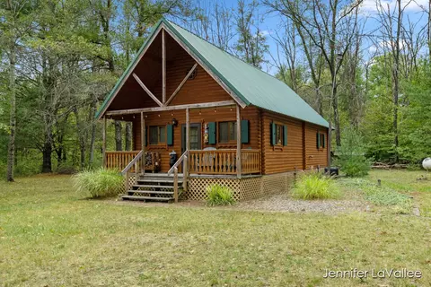 3661 E Gustafson Trl, White Cloud, MI 49349 photo 3
