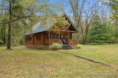 3661 E Gustafson Trl, White Cloud, MI 49349 photo 2