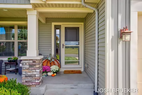 3475 Riverwalk Dr #22, Hamilton, MI 49419