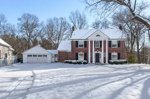 1707 Hillshire Dr, Kalamazoo, MI 49008