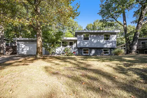 2315 Holliday Dr SW, Wyoming, MI 49519