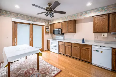 38 Maplegrove Grv, Clawson, MI 48017 photo 5