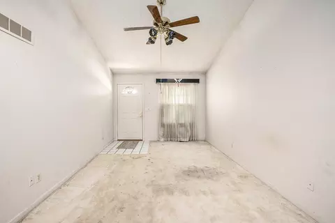 38 Maplegrove Grv, Clawson, MI 48017 photo 3