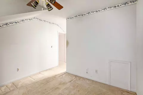 38 Maplegrove Grv, Clawson, MI 48017 photo 10
